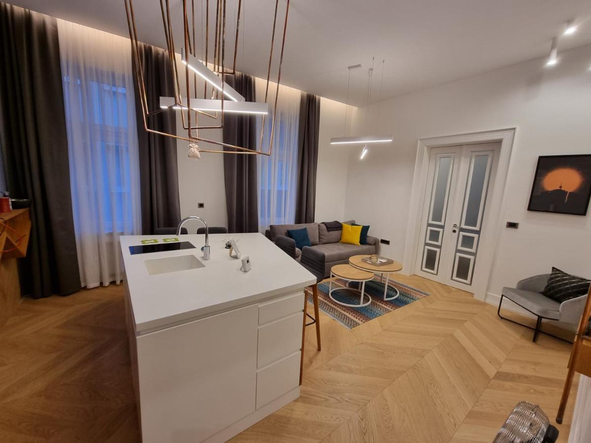 Unique And Luxury With Balcony * Sarajevo