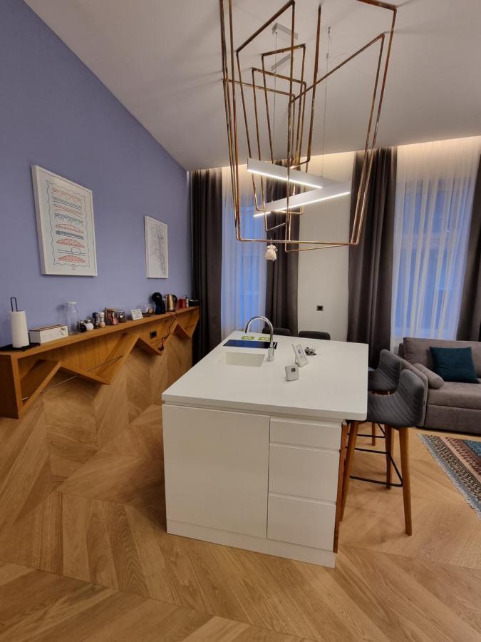 Apartment Unique And Luxury With Balcony *