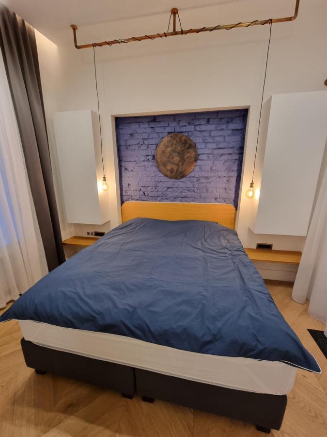 Unique And Luxury With Balcony Apartment *